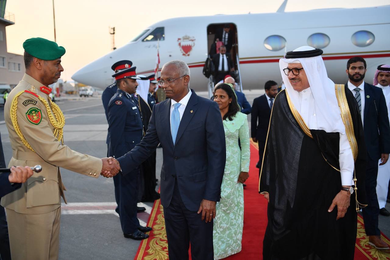 ރައީސްގެ ދެ ކަނބަލުން ބަހްރެއިނަށް ވަޑައިގެންފި