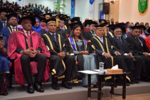 ދަސްވެނިންނަކީ ޢިލްމީ ދަންމަރު ނިވުނަ ނުދީ ދަމަހައްޓާ ބަޔަކަށް ވާންޖެހޭ: ފަޒުނާ