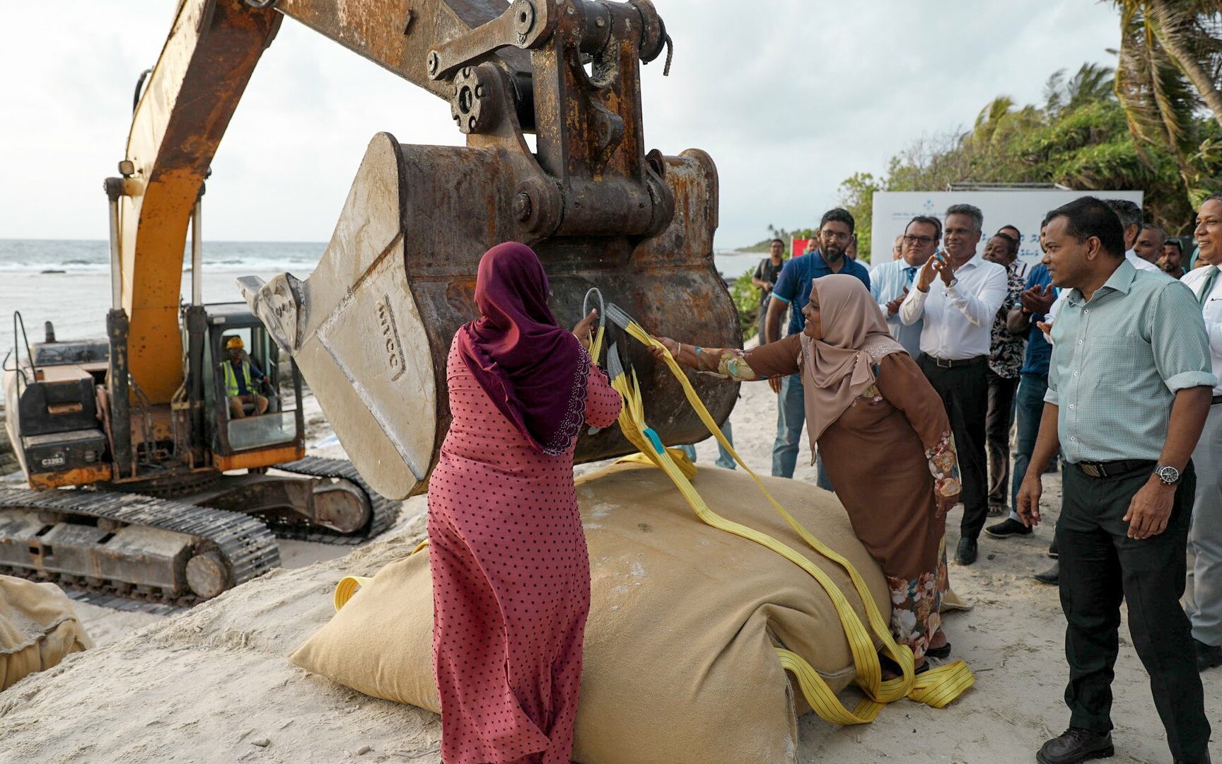 ހިތަދޫ ގޮނޑުދޮށް ހިމާޔަތް ކުރުމުގެ އަމަލީ މަސައްކަތް ފަށައިފި