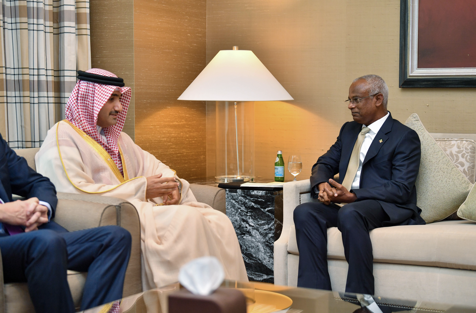 ރައީސް ސާލިހު ބަޓެލްކޯގެ އިސްވެރިންނާއި ބައްދަލުކުރައްވައިފި