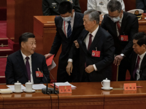 ވީޑިއޯ: ޗައިނާގެ ވެރިކަންކުރާ ޕާޓީގެ ކޮންގްރެސްއިން އެގައުމުގެ ކުރީގެ ރައީސް ބޭރުކުރުން