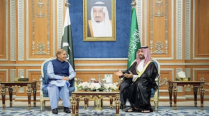 ޕާކިސްތާނުގެ ބޮޑުވަޒީރުއާއި އެމްބީއެސް ބައްދަލު ކުރައްވައިފި