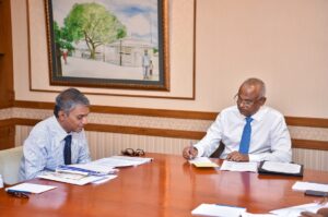 ކޮންޓްރެކްޓަރުންނަށް އަވަހަށް ފައިސާ ދޫކުރުމަށް މަސައްކަތް ކުރައްވާނަން: ރައީސް