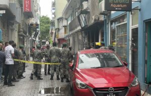 ނިރުފެހިގެ ސާފުކުރުމުގެ ތެރޭގައި މީހެއްގެ ފައިތިލަ ފެނިއްޖެ