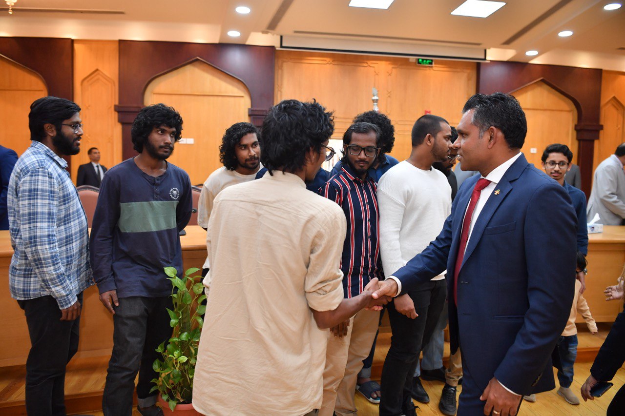 އަޒްހަރު ޔުނިވަރސިޓީގައި ކިޔަވަމުންދާ ދިވެހިދަރިވަރުންނާ ނައިބު ރައީސް ބައްދަލުކުރައްވައިފި