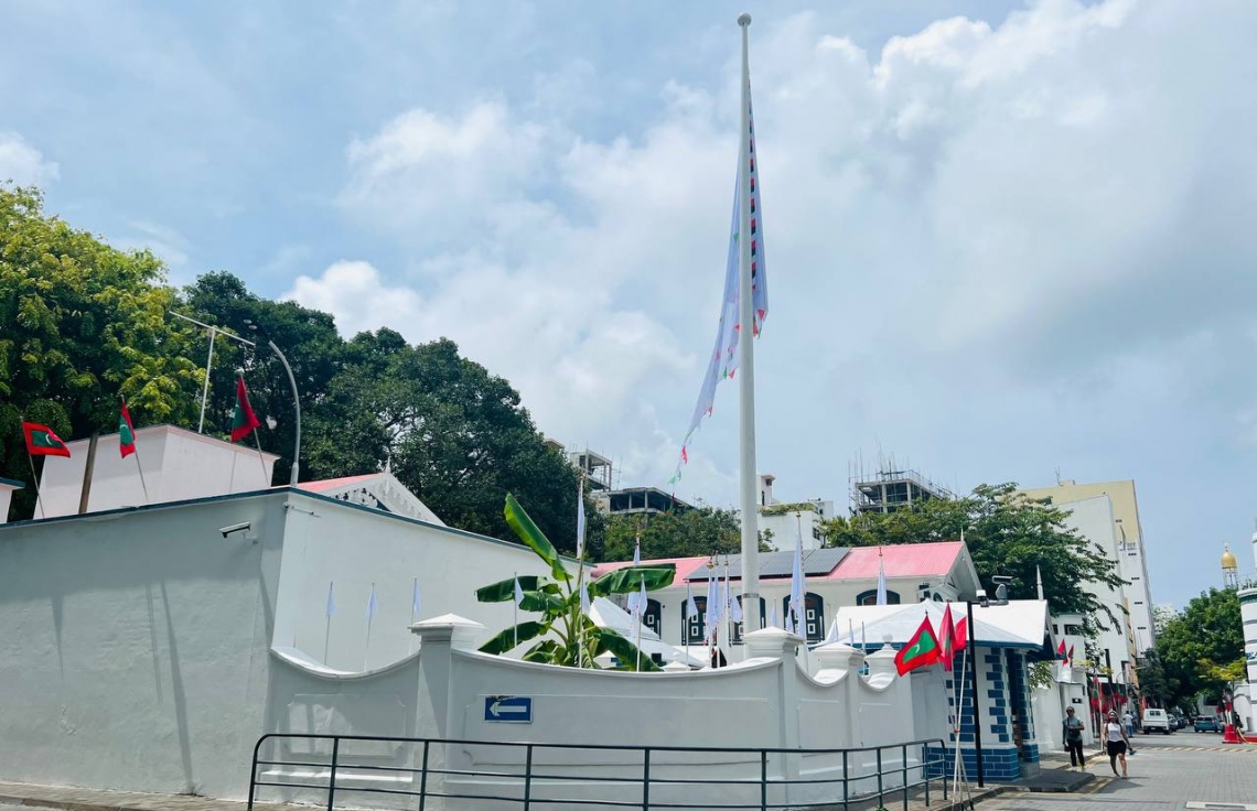 ފާޑުކިޔުން ބޮޑުވެ މެދުޒިޔާރަތުގައި ނެގި ދިދަތައް ބާލަން ނިންމައިފި