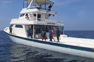 މަސްވެރިއެއްގެ ލޮލަށް ބުޅިއެއް ހެރިގެން، ކޯސްޓްގާޑުން އެހީތެރިކަން ފޯރުކޮށްދީފި