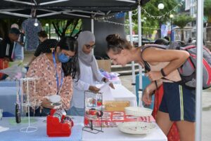 ކުދި ވިޔަފާރިތަކުގެ އަތުގައި ހިފައިގެން ބީސީސީ މެކުހަށް!