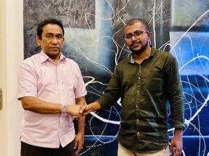 މިއީ އަދާލަތު ޕާޓީގެ ހިތަދޫ އުތުރު ދާއިރާގެ ރައީސް، ޕީޕީއެމްއަށް ސޮއިކޮށްފި