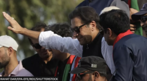 އިމްރާން ޚާން ބަންދުން ދޫކޮށްލުމަށް ޕާކިސްތާންގެ ސުޕްރިމް ކޯޓުން އަމުރު ކޮށްފި