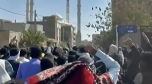 އިރާނުގައި މުޒާހިރާކުރި 3 މީހަކަށް މަރުގެ ހުކުމް އިއްވައިފި