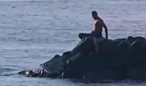 އެމްއެންޑީއެފްގެ ހިމާޔަތުގައި ޢާއްމު ތަނެއްގައި "ޔޯގާ އަޅުކަން" ކޮށްފިކަމަށް ބުނެފި