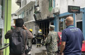 އަލިފާން ރޯވި ގަރާޖު ހިންގީ ގަވާއިދާއި ޚިލާފަށް، ހުޅުހިފަން ނެގީ ދޮޅު މިނިޓް: ފުލުހުން