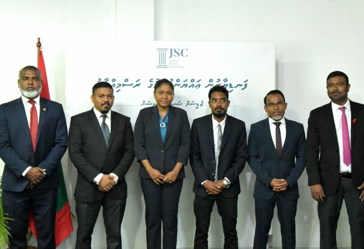 ދެ މެޖިސްޓްރޭޓް ކޯޓަކަށް ފަނޑިޔާރުން އައްޔަނުކޮށްފި