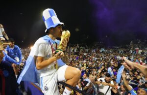 އާޖެންޓީނާގައި އުފާފާޅު ކުރުން ފޯރީގައި، ޓީމަށް ހޫނު މަރުހަބާއެއް!