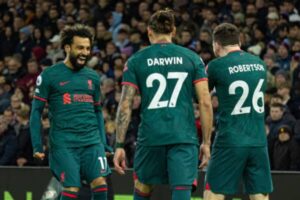 މޮޅަކާއެކު ލިވަޕޫލަށް ހަމަޖެހުމެއް