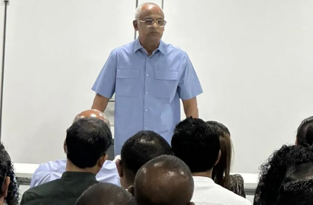 ޤައުމީ މަޖިލީހުގެ 100 އަށްވުރެ ގިނަ މެމްބަރުންނާއި ރައީސް ޞާލިހު ބައްދަލު ކުރައްވައިފި