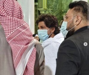 ޝާހްރުކް އުމްރާގެ އަޅުކަން އަދާކޮށްފި