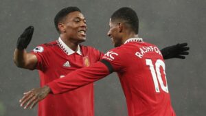 ޔުނައިޓެޑް ގަދަ ހަތަރަކާ ދިމާލަށް