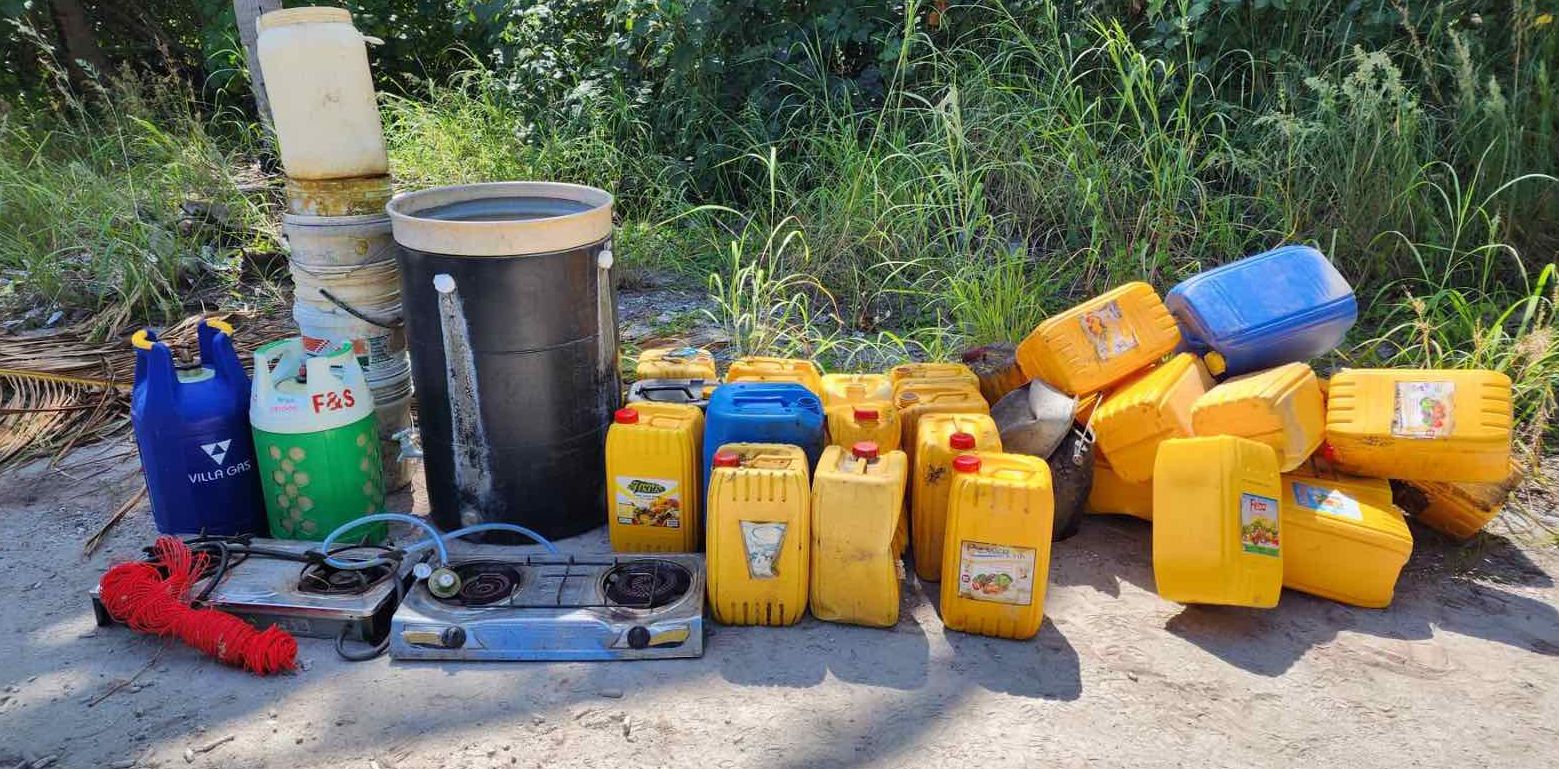 އައު އަހަރާއި ދިމާކޮށް ބަނގުރާ ކެއްކުމަށް ބޭނުންކުރަން އުޅުނު ތަކެތި ހިތަދޫން ހޯދައިފި