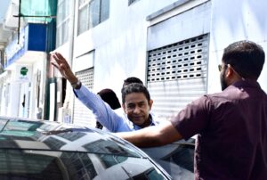 ޔާމިންގެ އެކައުންޓުގައި 100 މިލިއަން ރުފިޔާ! ނަމަވެސް ފައިސާގެ ދަތިކަމާހުރެ ޕާޓީއަށް ކެމްޕޭން ނުފެށިފައި!