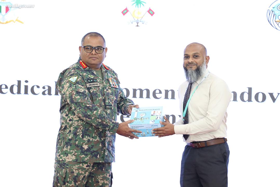 އެން.ޑީ.އެމް.އޭ އިން އެމްއެންޑީއެފަށް އޮކްސިޖަން ސިލިންޑަރ ރެގިއުލޭޓަރުތަކެއް ހަދިޔާކޮށްފި