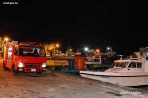 މާލޭގެ ދެކުނުފަރާތު ފަޅުތެރޭގައި އަޅާފައި އޮތް ލޯންޗެއް ދިޔަވާތީ ސިފައިންް އެހީތެރިވެއްޖެ