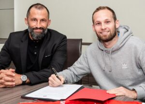 ހިލޭ ޓްރާންސްފާއެއްގައި ބްލިންޑް ބަޔާނަށް