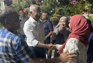 އާއިލާގެ ތާއީދު އޮތީ ރައީސް ޞާލިހަށް، ނަޝީދު އުޅެނީ ކަންކަން އޮޅުވާލަން: ހުސެއިން