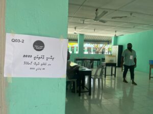 ލިސްޓުގައި ނަން ނެތް މީހުން ވޯޓު ލުމާއި ގުޅިގެން ހޯނޑެއްދޫގައިވެސް ވޯޓުލުން ހުއްޓުވައިފި