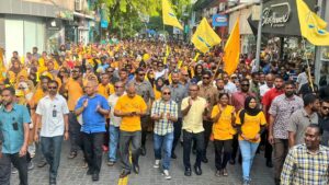 މާލޭގެ މަގުތަކުގައި އޮތް ވަރުގަދަ ހިނގާލުމަކާއެކު ނަޝީދުގެ ކެމްޕޭން ނިންމާލައިފި