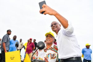 ރައީސްއާއި ރިޔާސީ ޓިކެޓް ރަސްމީކޮށް ހަވާލުކުރުން އަންނަ މަހުގެ މެދުތެރޭގައި