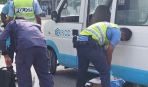 ދުއްވާފައިދިޔަ ވޭނެއް ހުއްޓުވާ ގިނަ އަދަދެއްގެ ބަނގުރާ ފުޅިތަކެއް އަތުލައިގެންފި