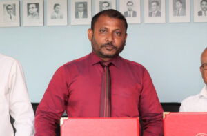 ނާޒިމްގެ ކެމްޕެއިންގައި އުޅުއްވުމަށް، ސްޓޭޓް މިނިސްޓަރުކަމުން ރިޔާޒް އިސްތިއުފާ ދެއްވައިފި