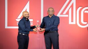 ބޭންކަށް 40 އަހަރު: ބޭންކު އުފެއްދުމުގައި އެންމެ އިސްދައުރެއް އަދާކުރެއްވި ޙިދުމަތްތެރިންގެ އަގު ވަޒަން ކޮށްފި