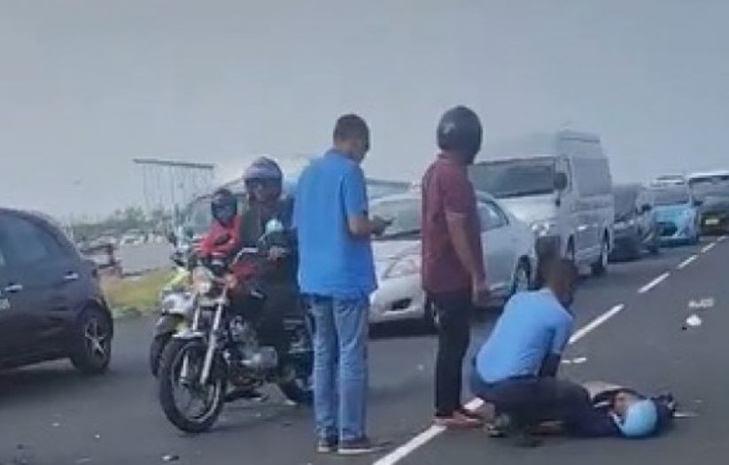 ހައިވޭގެ އެކްސިޑެންޓްގައި ޒަޙަމްވި މީހާ ވެންޓިލޭޓަރުގައި