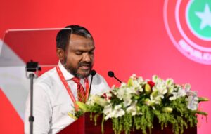 ޤަރާރު ހުށަހަޅައި ބަހުސް ކުރުމަށް، ސަރުކާރުގައި ތިބި ޖޭޕީގެ ގިނަ މީހުން ހެދީ ދެކޮޅު!