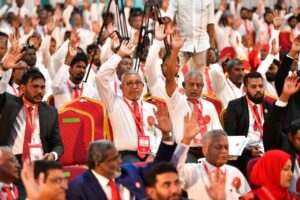 ރިޔާސީ އިންތިހާބުގައި ވާދަކުރުމާ ގުޅޭ ޤަރާރުވެ ބަހުސް މިރޭ 9:30 ގައި