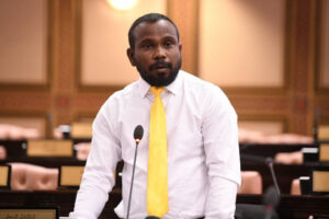 މީގެ ކުރިން، ދިވެހި ކަނބަލުން ގައިން މީރުވަސް ނުދުވާކަމަށް ބުނުމުން ރާޝިދަށް ނުރުން!