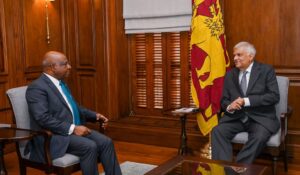 ޝާހިދު ލަންކާގެ ރައީސްއާއި، ބޮޑުވަޒީރާ ބައްދަލު ކުރައްވައިފި