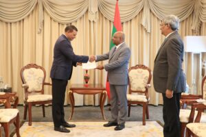 ރޮމޭނިއާގެ އޮނަރަރީ ކޮންސުލްގެ މަގާމު ސަން ސިޔާމަށް