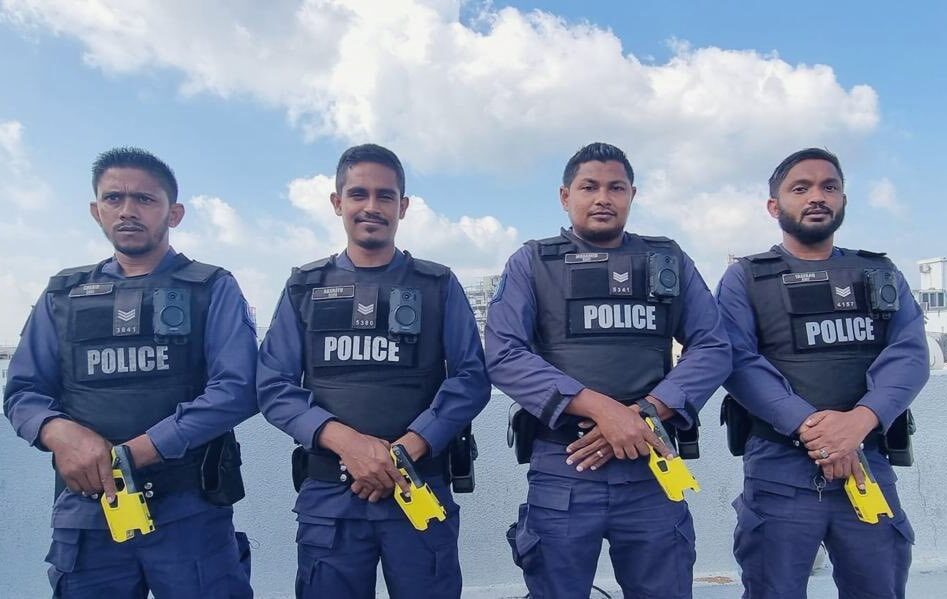 ކަރަންޓު ޝޮކު ޖައްސާ ޓޭޒާ ބަޑި ފުލުހުން ބޭނުން ކުރަން ފަށައިފި