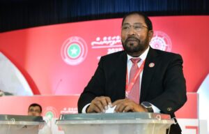 ލީޑަރު ކަމަށް ވާދަކުރާނެ ބޭފުޅަކު ނެތުމުން ހިތާމަކުރަން: ގާސިމް