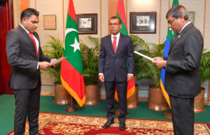 ދެ ރައީސުން ތިބި ކަމަށް ބުނާ މައްސަލަ އިދިކޮޅުން މަޖިލީހަށް