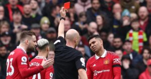 ކަސެމީރޯއަށް ރަތްކާޑު ދެއްކި މެޗުން ޔުނައިޓެޑް އެއްވަރު