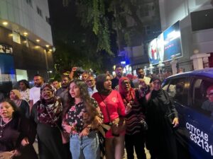 އިދިކޮޅުގެ މުޒާހަރާއިން 9 މީހަކު ހައްޔަރުކޮށްފި