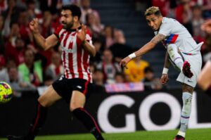 ރަފީނިއާގެ ގޯލުން މޮޅުވެ ބާސެލޯނާ އެއް ވަނައިގައި ހަމަޖެހިލައިފި