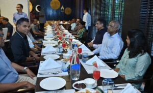 އިންޑިއާ ސަފީރު ދައުލަތުގެ ވެރިންނަށް، ރޯދަވީއްލުމެއް ދެއްވައިފި