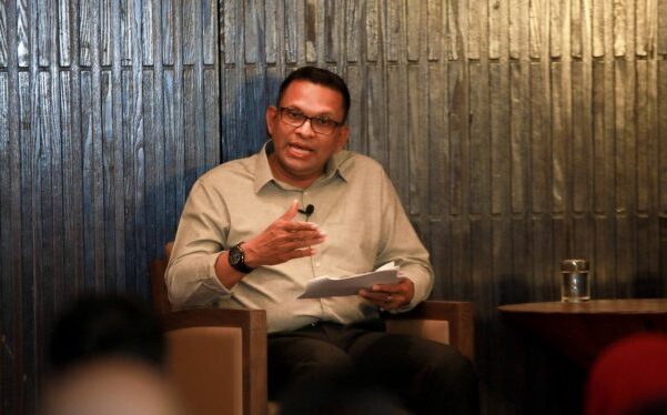 ކޮންމެ އާއިލާއަކަށް 1،200 އަކަފޫޓުގެ ބިމެއް ނުވަތަ އެޕާޓްމަންޓެއް ދޭނަން: ނާޒިމް