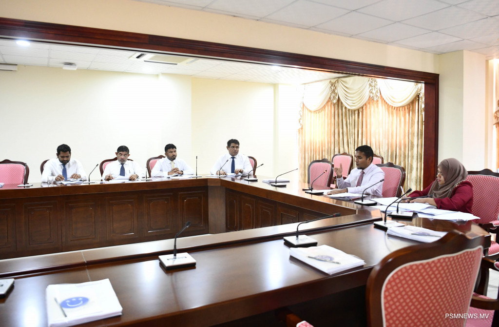 14 ބިދޭސީއެއްގެ ނަމުގައި 62000 ސިމް ކާޑު ނަގާފައިވޭ: ޕޮލިސް ރިޕޯޓު